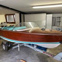 Barca in legno modello riva