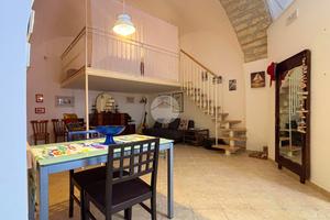 MONOLOCALE A MANFREDONIA