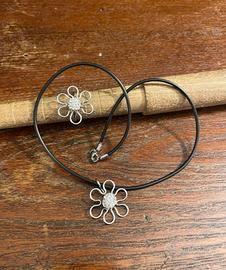 Set  Anello regolabile + collana a forma di fiore 