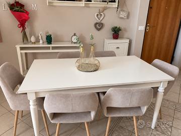 Tavolo bianco