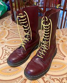 Dr.Martens 14 buchi
