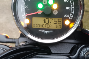 Moto Guzzi V7 3 750