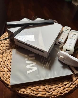 WII NINTENDO + 5 giochi