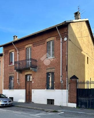 2 LOCALI A GRUGLIASCO