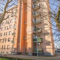 2 LOCALI A GARBAGNATE MILANESE