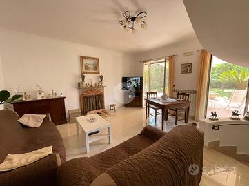 VILLA SINGOLA A QUARTO