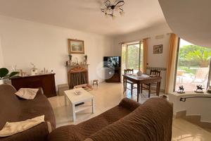 VILLA SINGOLA A QUARTO