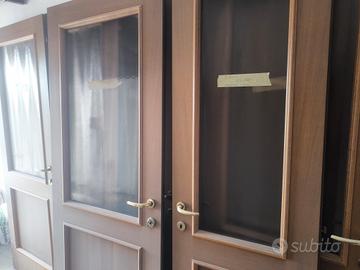 Porte in legno e vetro con maniglia a 40€