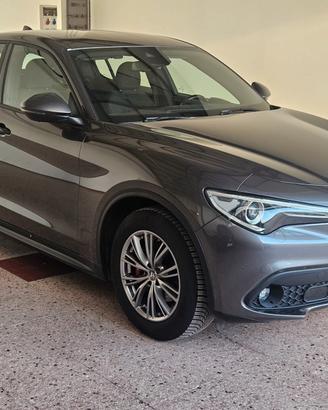 Alfa Romeo Stelvio 2.2 Turbodiesel 160 CV AT8 Q4 B