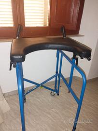 Deambulatorie con appoggio a tavolino