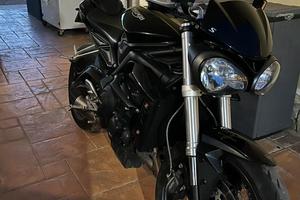 Triumph street triple 660s A2