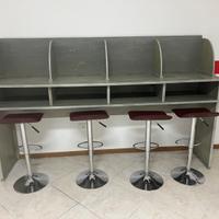 porta computer con sgabelli