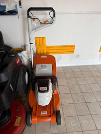 Tagliaerba a batteria STIHL RMA 448 TC