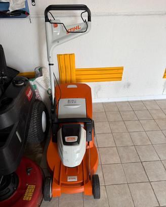 Tagliaerba a batteria STIHL RMA 448 TC