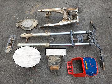 alcuni ricambi Suzuki DR 600