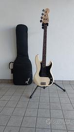 FENDER PRECISION BASS