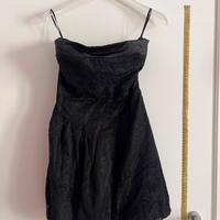 Vestito nero a palloncino