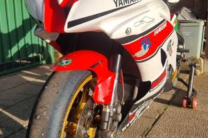 YAMAHA r6 pronto pista