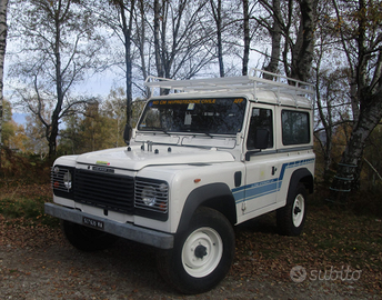 Land Rover Defender 90