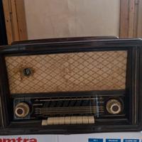 Radio d’epoca Magnadyne Radioson R1541 a valvole