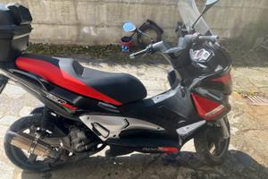 Aprilia SR Max 300 - 2012