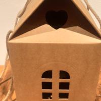 scatola in cartone casetta natalizia