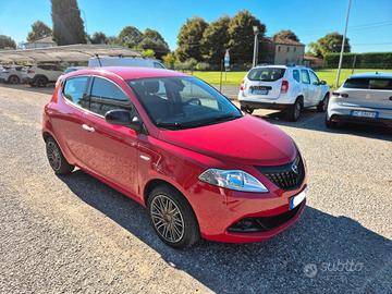 Lancia Ypsilon 1.0 FireFly 5 porte S&S Hybrid Silv