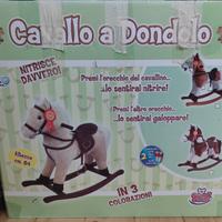 Cavalluccio a dondolo 