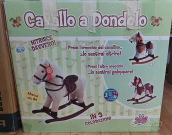 Cavalluccio a dondolo 