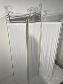 Separè in ferro e tela bianca