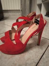 sandali rossi con tacco alto