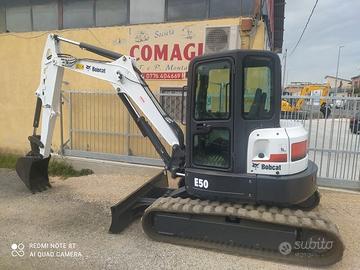 MINIESCAVATORE BOBCAT E50 GIROSAGOMA 2017 A/C