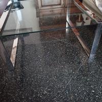 tavolino in vetro e acciaio 