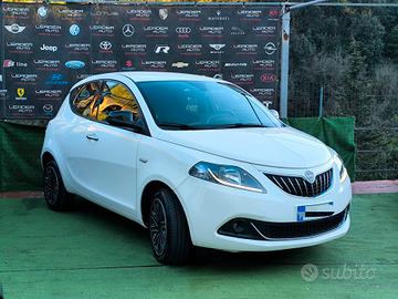 Lancia Ypsilon 1.0 FireFly 5 porte S&S Hybrid Silv