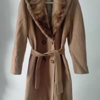 Cappotto cammello con pelliccia