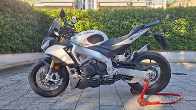 Aprilia Tuono V4 del 2022