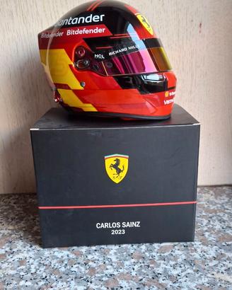 Casco Ferrari Carlos Sainz 2023