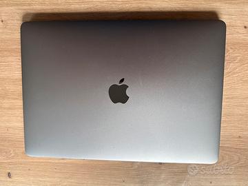MakBook Pro 15,2 !