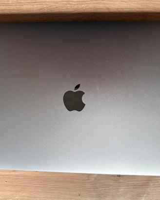 MakBook Pro 15,2 !