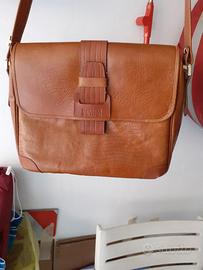 borsetta in pelle nuova