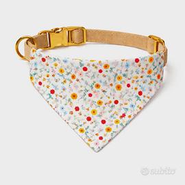 Bandana per cani floreale fatta a mano