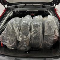 Gomme neve com cerchi