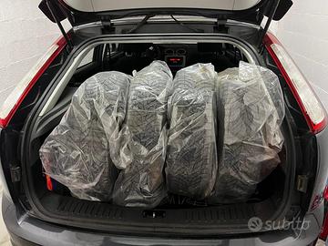 Gomme neve com cerchi