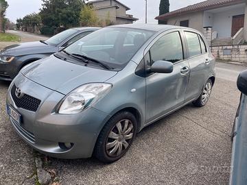 Toyota Yaris 1.3 anno 2007
