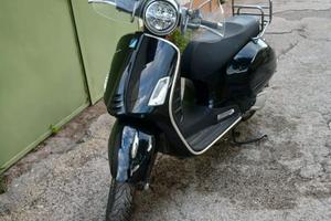 VESPA 300 GTS super NERA