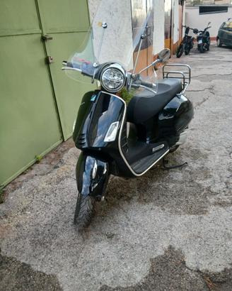 VESPA 300 GTS super NERA