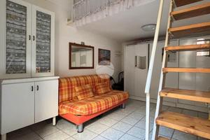 MONOLOCALE A MANFREDONIA