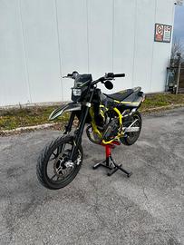 Swm 125 R