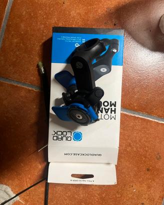 Supporto cellulare quadlock antivibrante presa usb