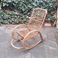 sedia a dondolo in vimini